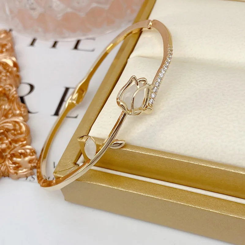 Exquisite Opal Tulip Zircon Bracelet