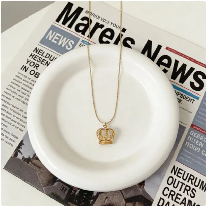 Elegant Crown Pendant Necklace