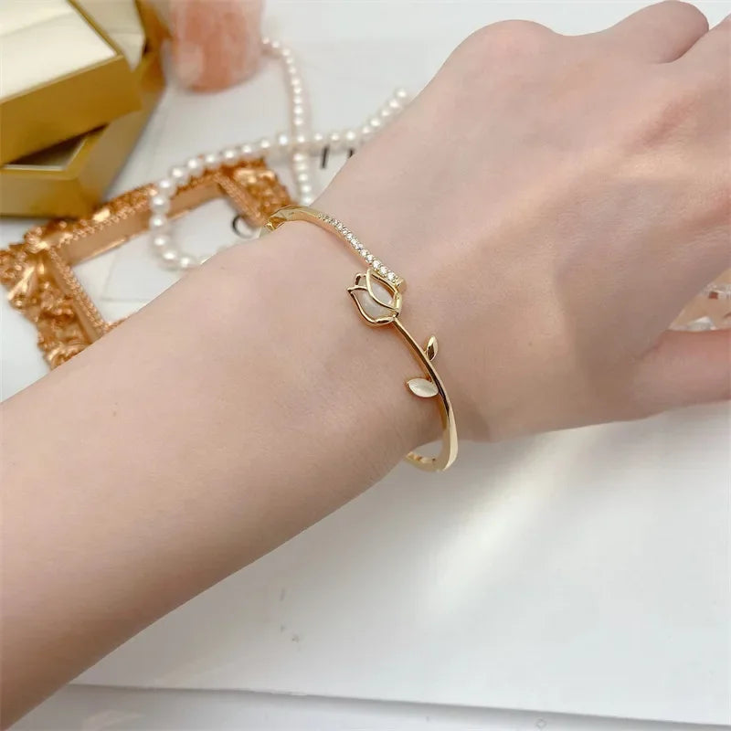 Exquisite Opal Tulip Zircon Bracelet