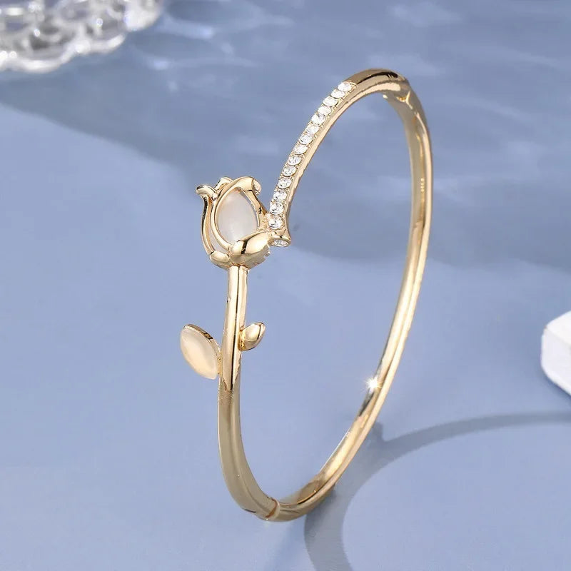 Exquisite Opal Tulip Zircon Bracelet